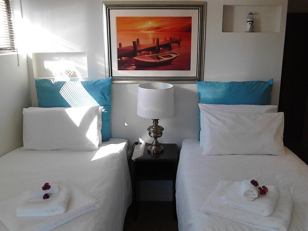 Port House Hotel Bloubergstrand Exterior photo