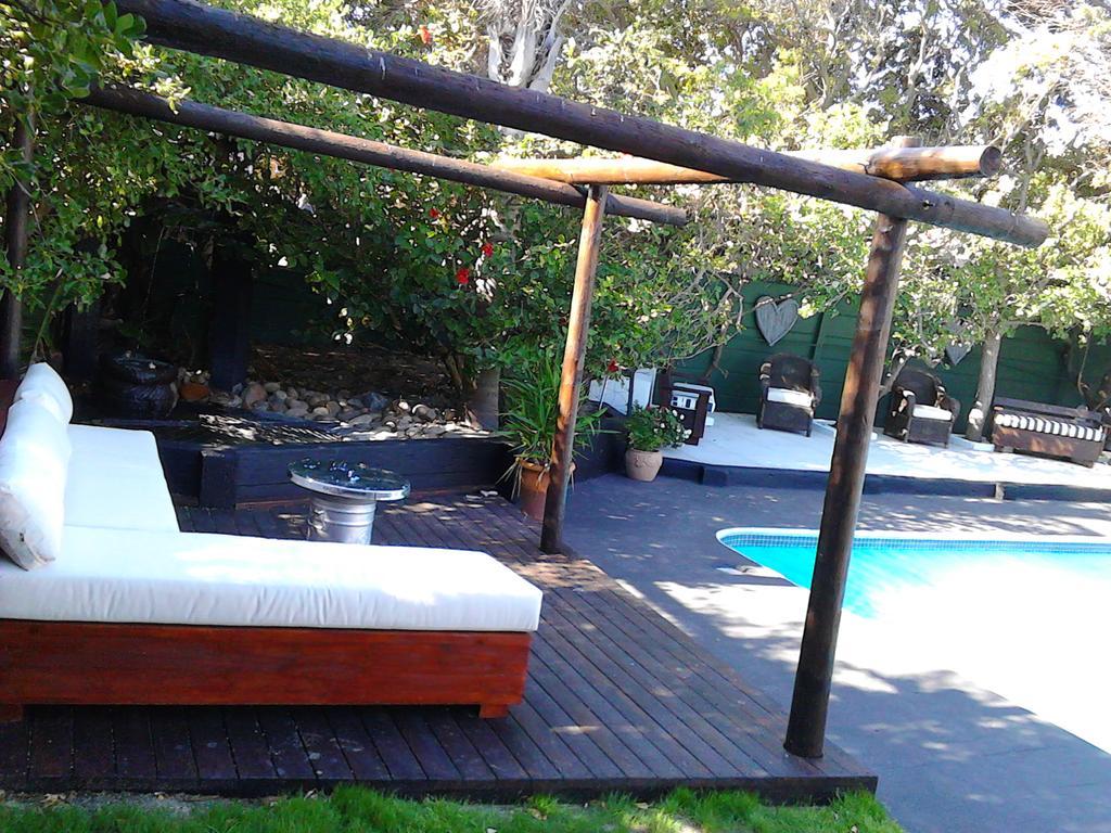 Port House Hotel Bloubergstrand Exterior photo