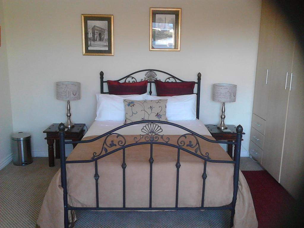Port House Hotel Bloubergstrand Exterior photo