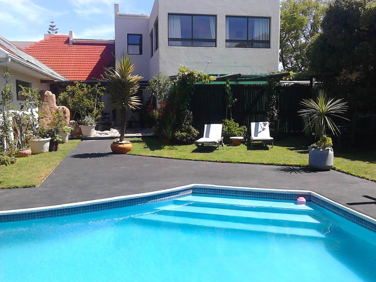 Port House Hotel Bloubergstrand Exterior photo